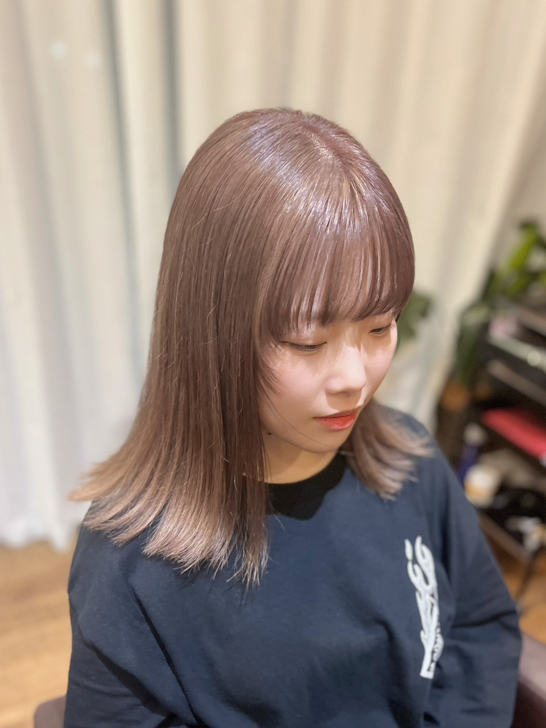 継続ブリーチ履歴の髪を髪質改善カラーで回復させサラ艶にした仕上がり